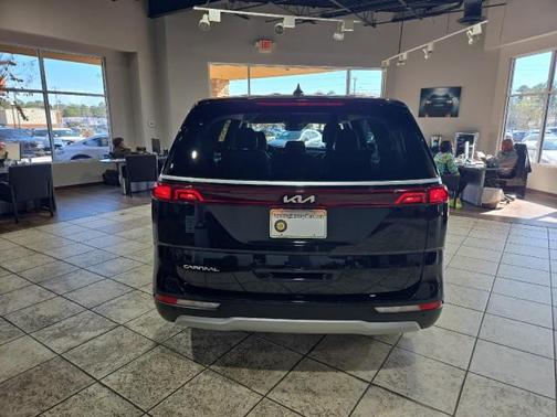 2023 Kia Carnival EX