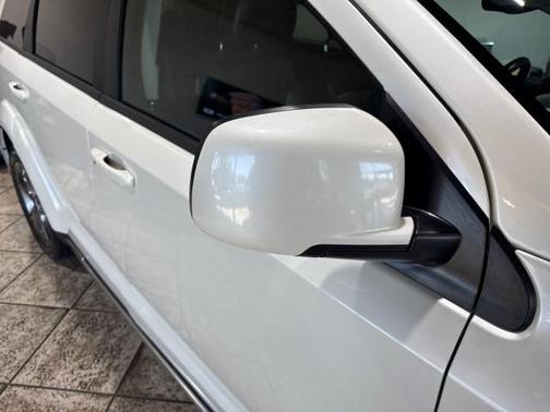 White Noise Tri-Coat 2017 Dodge Journey Crossroad