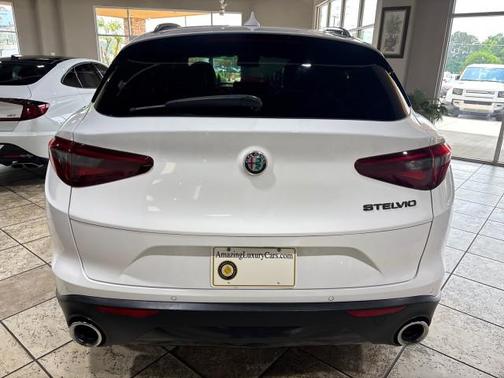 2021 Alfa Romeo Stelvio Base