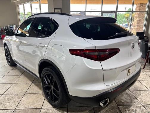 2021 Alfa Romeo Stelvio Base
