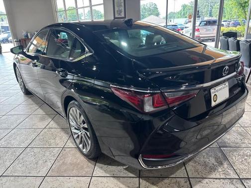 2021 Lexus ES 300h Ultra Luxury