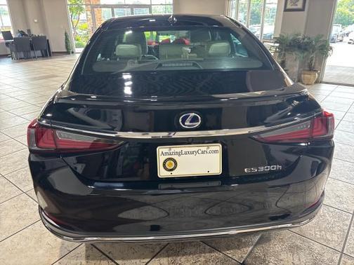 2021 Lexus ES 300h Ultra Luxury
