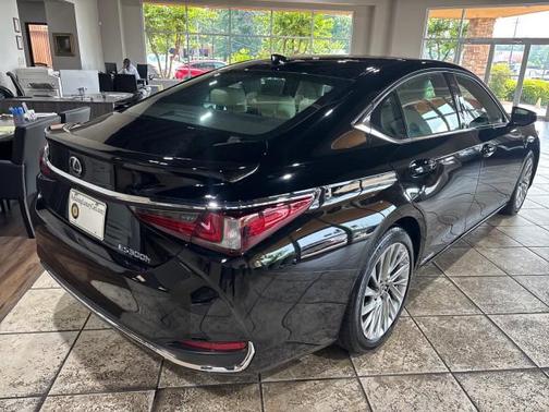 2021 Lexus ES 300h Ultra Luxury