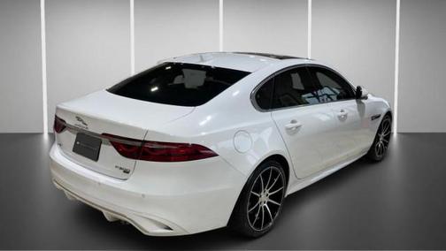 2022 Jaguar XF R-Dynamic SE