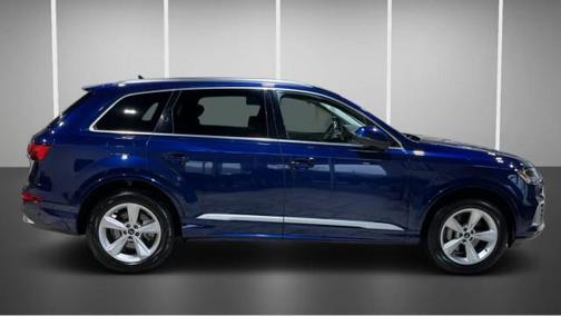 2024 Audi Q7 45 Premium Plus