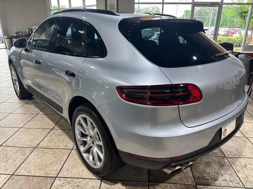 2018 Porsche Macan Base