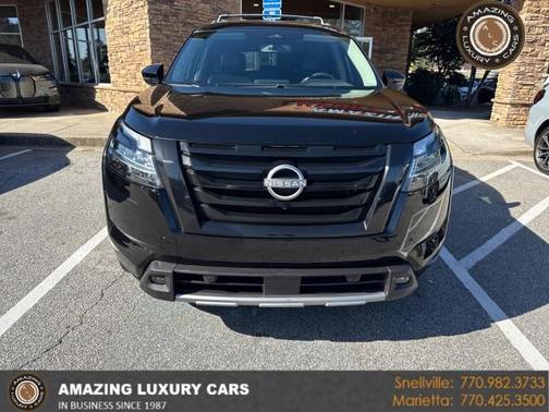 2023 Nissan Pathfinder SL