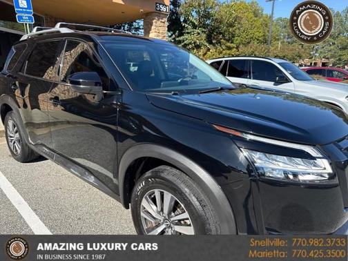2023 Nissan Pathfinder SL