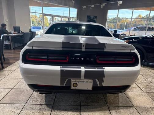 2016 Dodge Challenger SRT 392