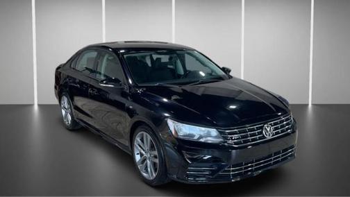 Deep Black Pearl Metallic 2018 Volkswagen Passat 2.0T R-Line