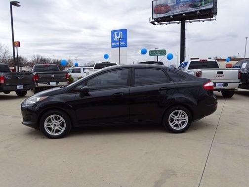 Photo 4 of 20 of 2018 Ford Fiesta SE