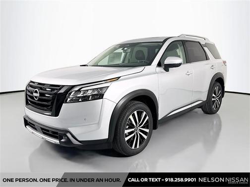 2025 Nissan Pathfinder Platinum 4WD