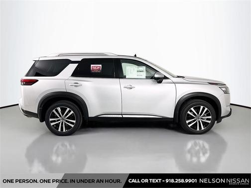 2025 Nissan Pathfinder Platinum 4WD