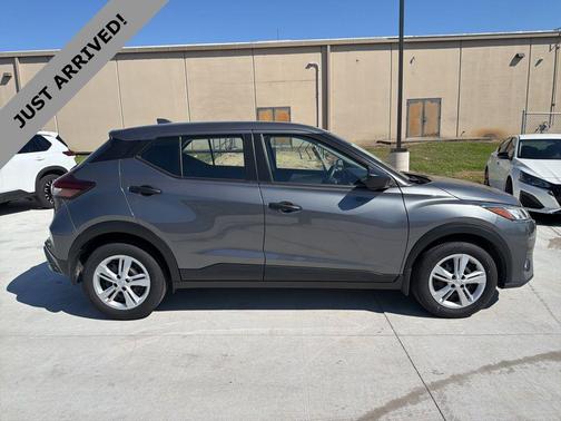 Gun Metallic 2025 Nissan Kicks S