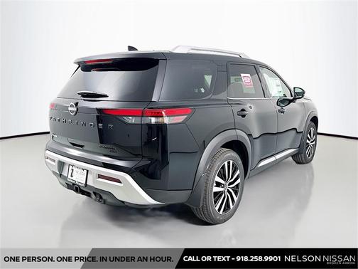 2025 Nissan Pathfinder Platinum 4WD