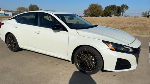 2025 Nissan Altima SR FWD