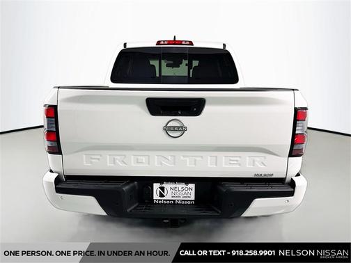 2025 Nissan Frontier SV