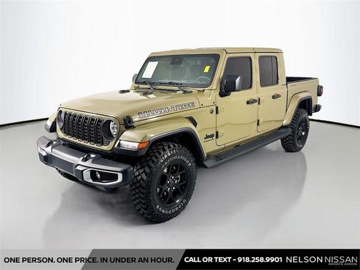 41 2025 Jeep Gladiator High Tide