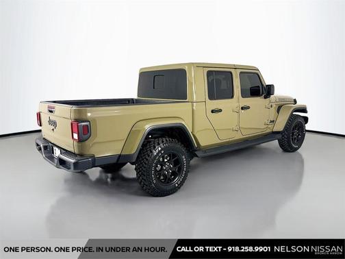 41 2025 Jeep Gladiator High Tide