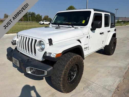 Bright White Clearcoat 2018 Jeep Wrangler Unlimited Sahara