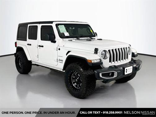 Bright White Clearcoat 2018 Jeep Wrangler Unlimited Sahara