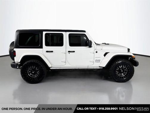 Bright White Clearcoat 2018 Jeep Wrangler Unlimited Sahara