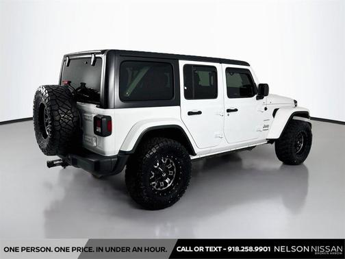 Bright White Clearcoat 2018 Jeep Wrangler Unlimited Sahara
