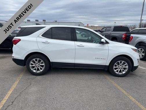 Summit White 2018 Chevrolet Equinox LT