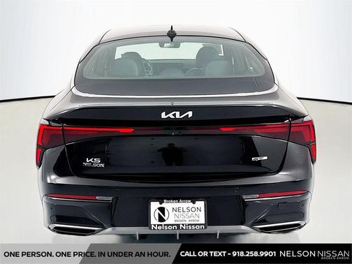 Aurora Black Pearl 2025 Kia K5 GT-Line