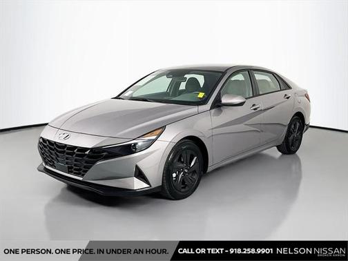 2022 Hyundai ELANTRA SEL