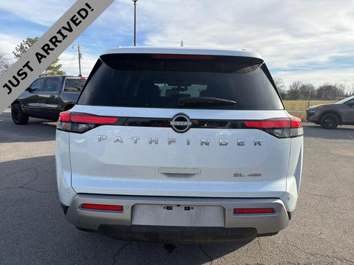 2025 Nissan Pathfinder SL 4WD