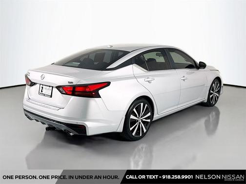 Brilliant Silver Metallic 2020 Nissan Altima SR FWD