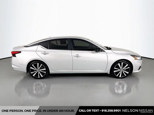 Brilliant Silver Metallic 2020 Nissan Altima SR FWD