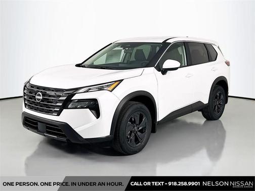 Everest White Pearl Tricoat 2026 Nissan Rogue SV