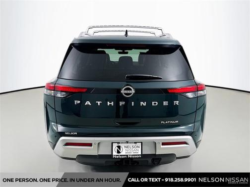 2024 Nissan Pathfinder Platinum FWD
