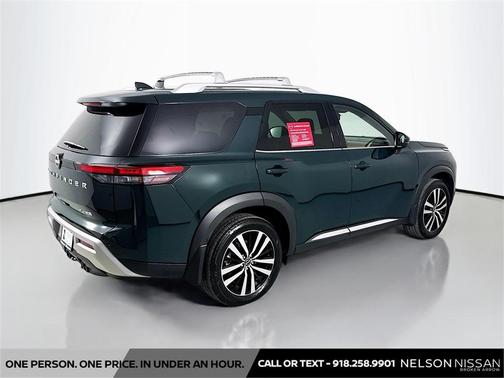 2024 Nissan Pathfinder Platinum FWD