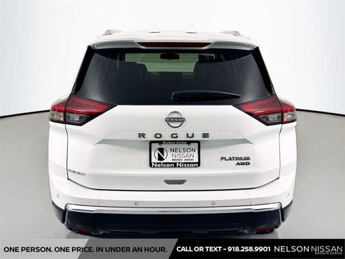Everest White Pearl Tricoat 2026 Nissan Rogue Platinum