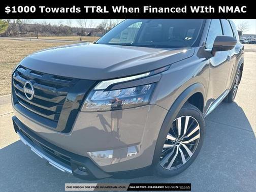 2025 Nissan Pathfinder Platinum 4WD
