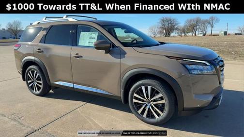 2025 Nissan Pathfinder Platinum 4WD