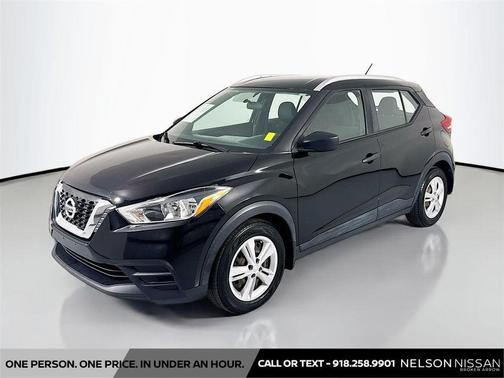 Super Black 2018 Nissan Kicks S