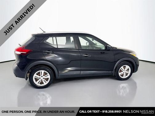 Super Black 2018 Nissan Kicks S