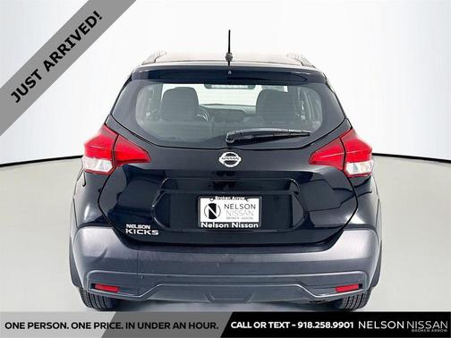 Super Black 2018 Nissan Kicks S