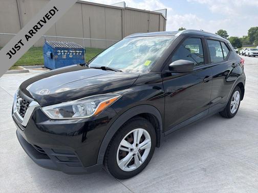 Super Black 2018 Nissan Kicks S