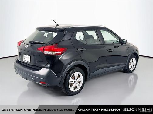 Super Black 2018 Nissan Kicks S