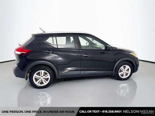 Super Black 2018 Nissan Kicks S
