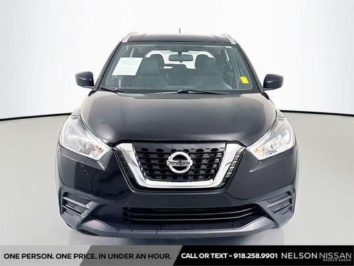 Super Black 2018 Nissan Kicks S