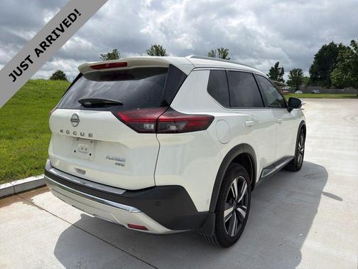 Pearl White Tricoat 2023 Nissan Rogue Platinum