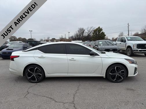 2024 Nissan Altima SR FWD