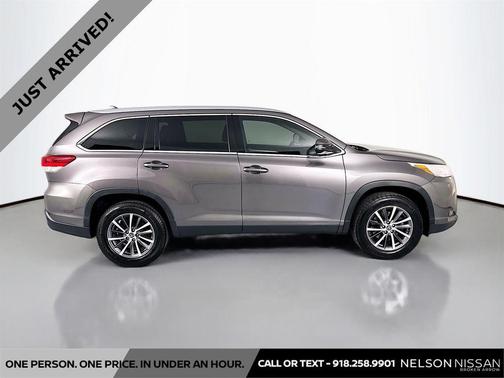 Predawn Gray Mica 2019 Toyota Highlander XLE