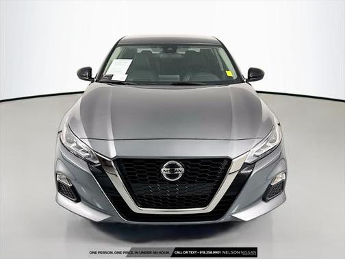2022 Nissan Altima SR FWD